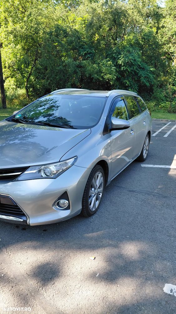 Toyota Auris 1.8 L VVT-i Luna - 4