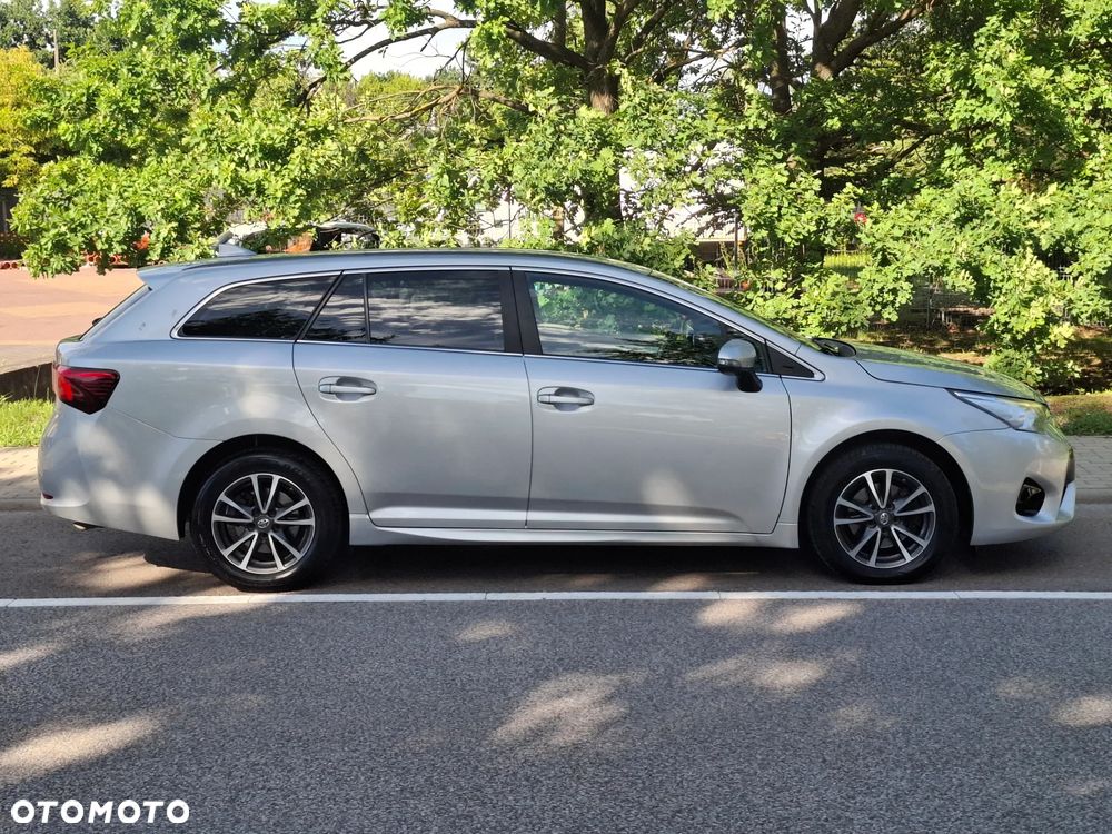 Toyota Avensis Touring Sports 1.6 D-4D Comfort - 8