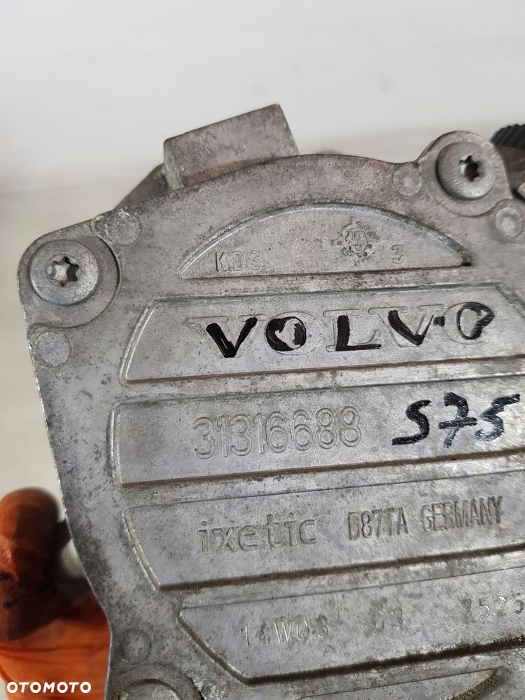 pompa vacum 31316688 volvo s60 ii v60 v70 2.0d - 14
