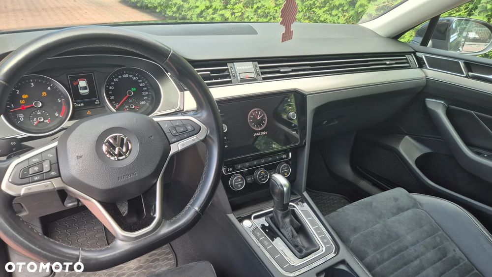 Volkswagen Passat 2.0 TDI Elegance DSG - 8