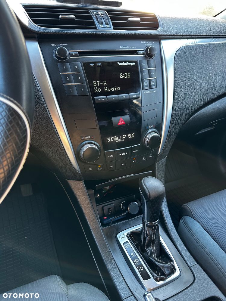 Suzuki Kizashi 2.4 Sport 4WD CVT - 13