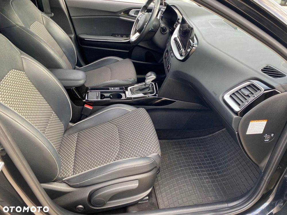 Kia Ceed - 16