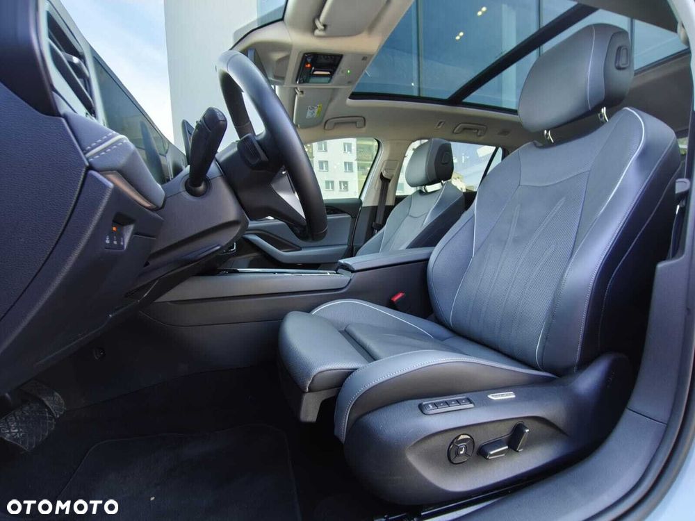 Volkswagen Passat Variant 2.0 TDI SCR Elegance DSG - 9