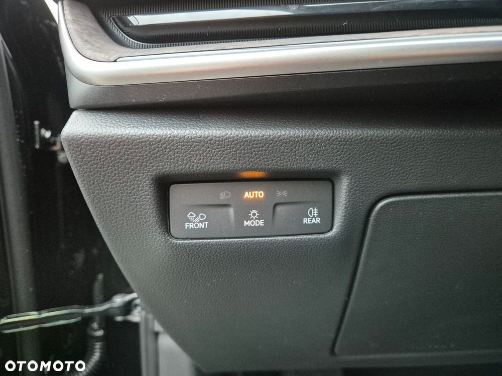 Skoda Superb 2.0 TSI L&K DSG - 23