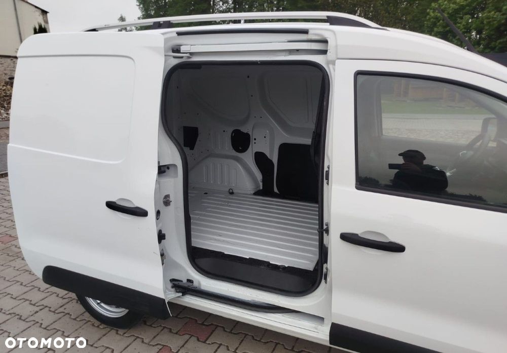 Renault Express Van - 22