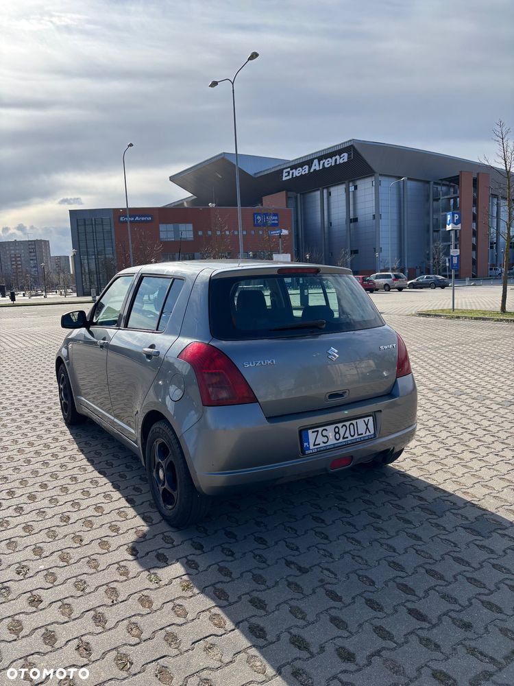 Suzuki Swift - 4