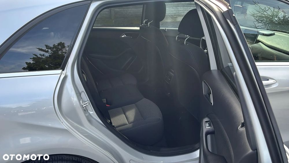 Mercedes-Benz Klasa B 200 BlueEFFICIENCY EDITION 1 - 22
