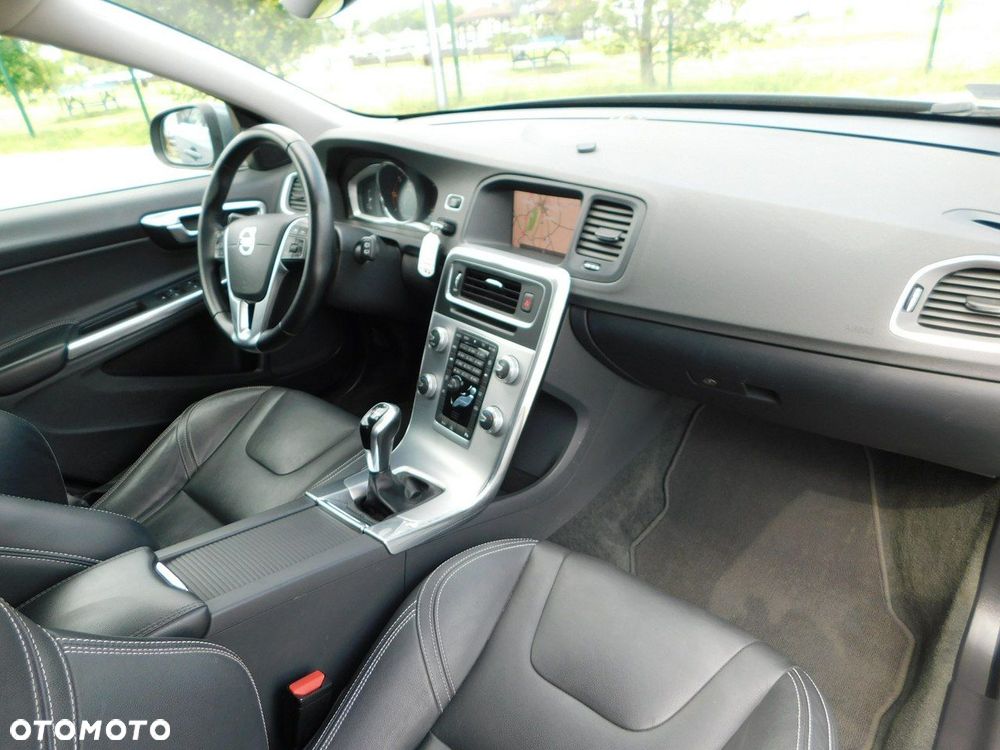 Volvo V60 D3 Drive-E Dynamic Edition (Momentum) - 8