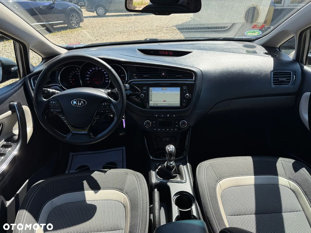 Kia Ceed 1.6 CRDi 136 ISG Platinum Edition - 24