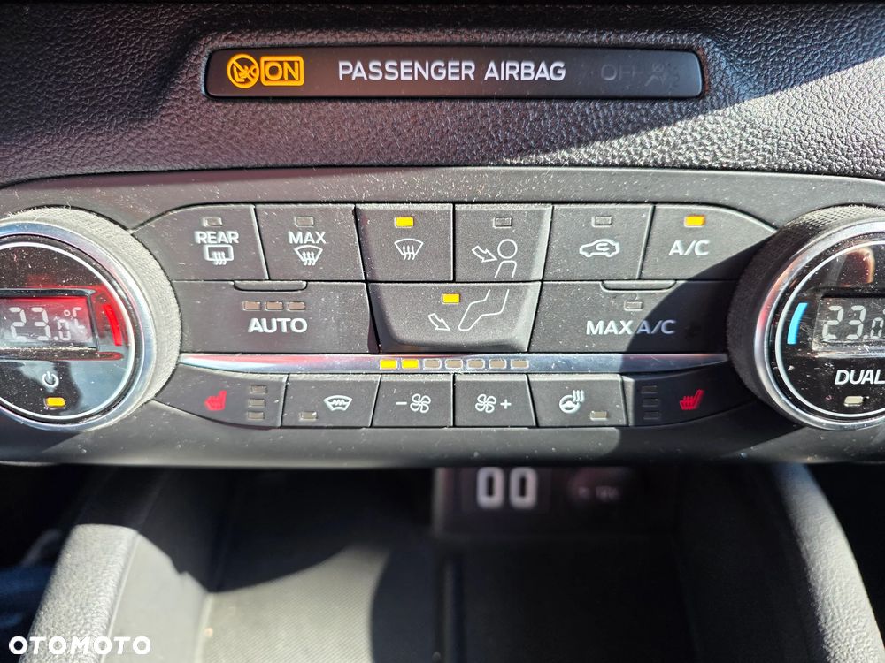 Ford Focus 1.0 EcoBoost Titanium X - 14