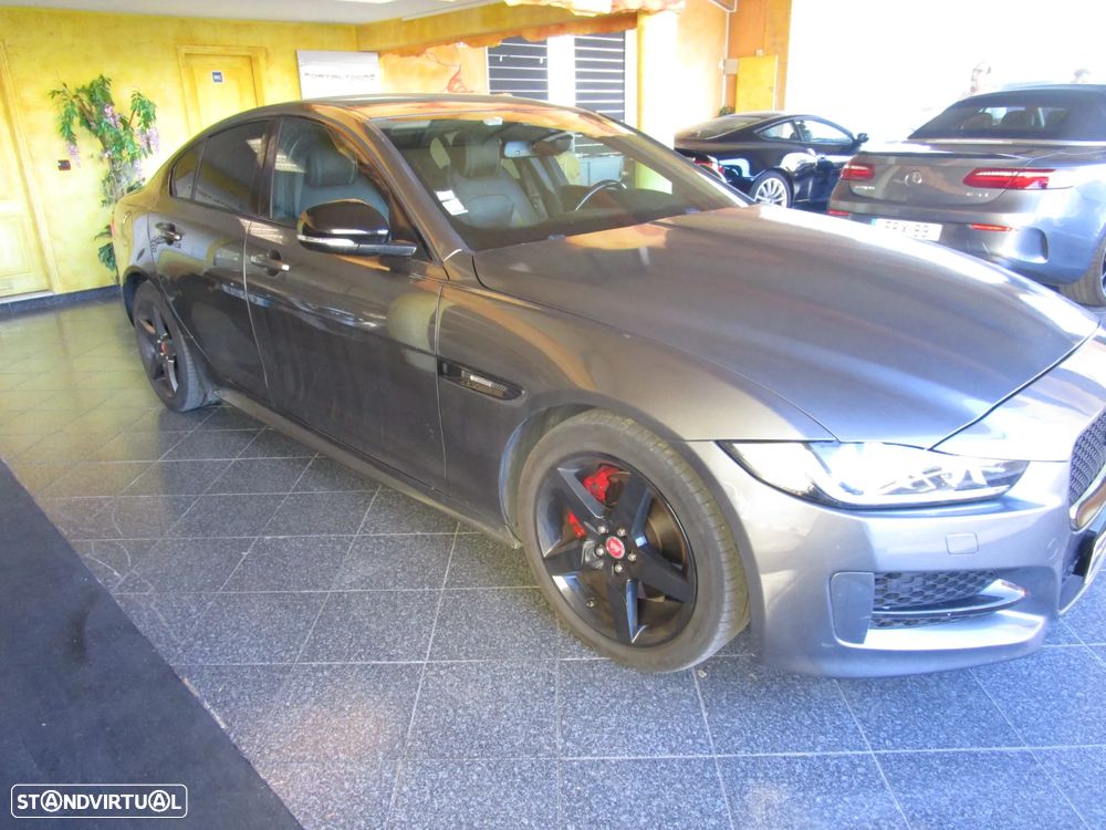 Jaguar XE 2.0 D R-Sport - 8