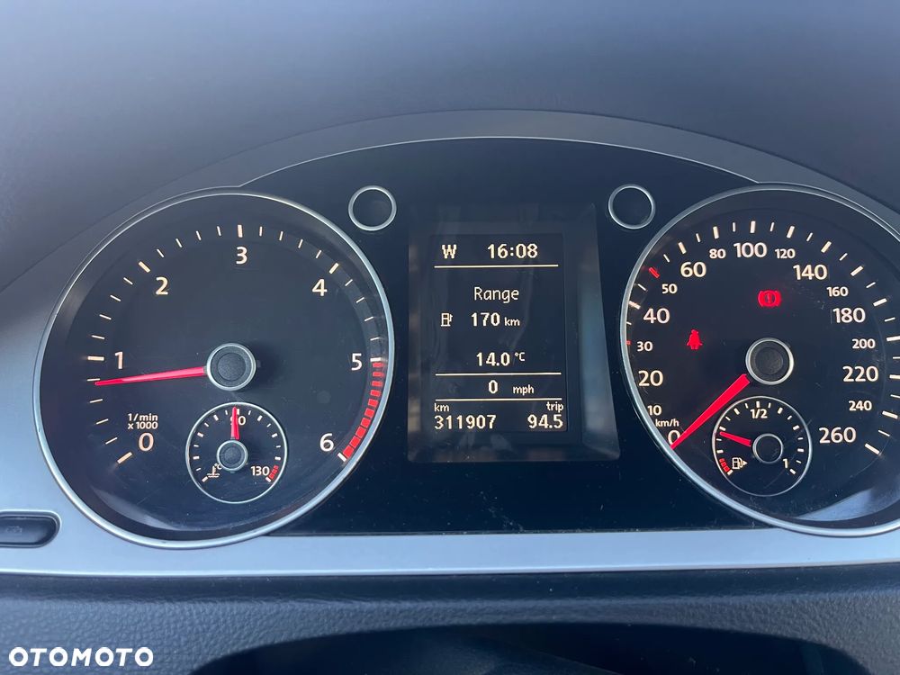 Volkswagen Passat - 21
