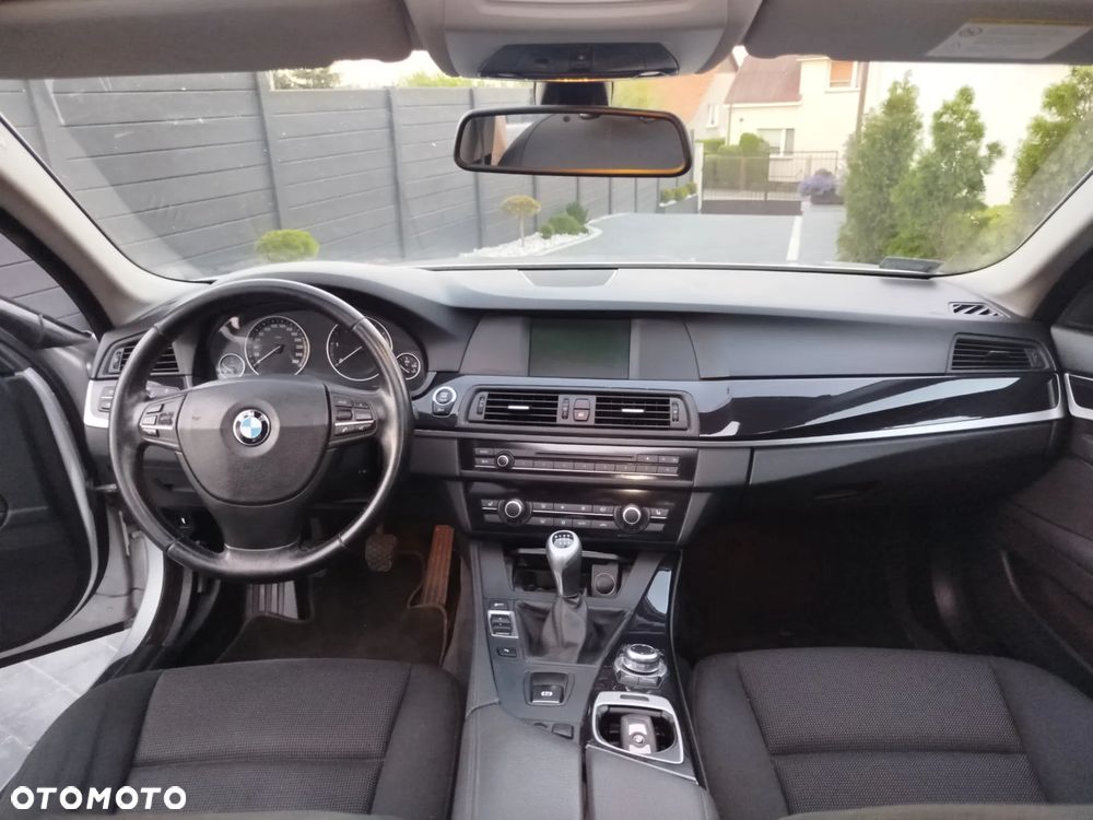 BMW Seria 5 520d - 8