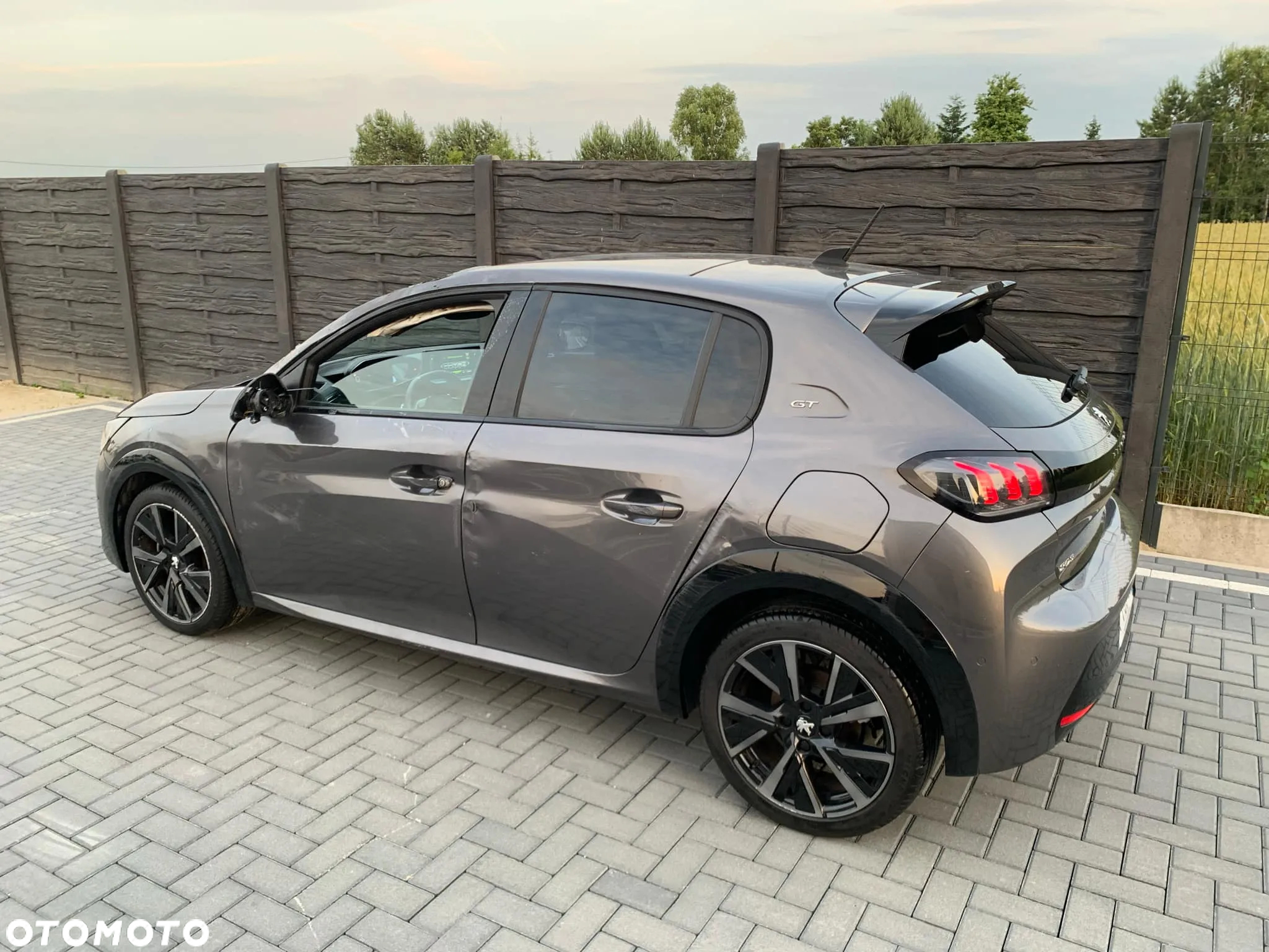 Peugeot 208 PureTech 100 EAT8 GT - 39
