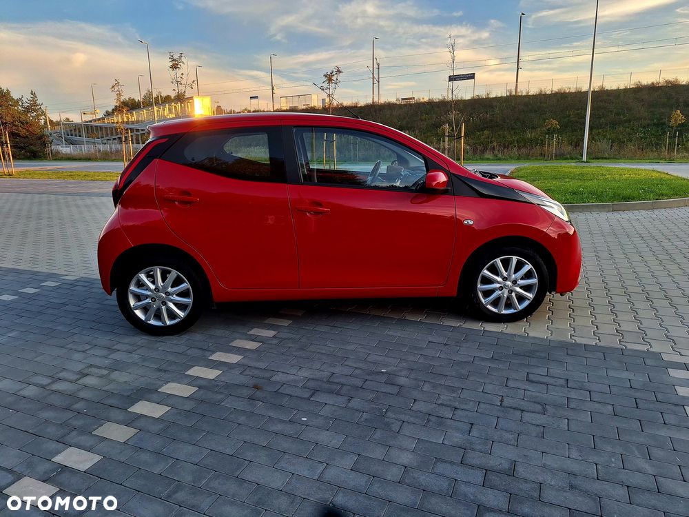 Toyota Aygo x.shift x-play connect - 29