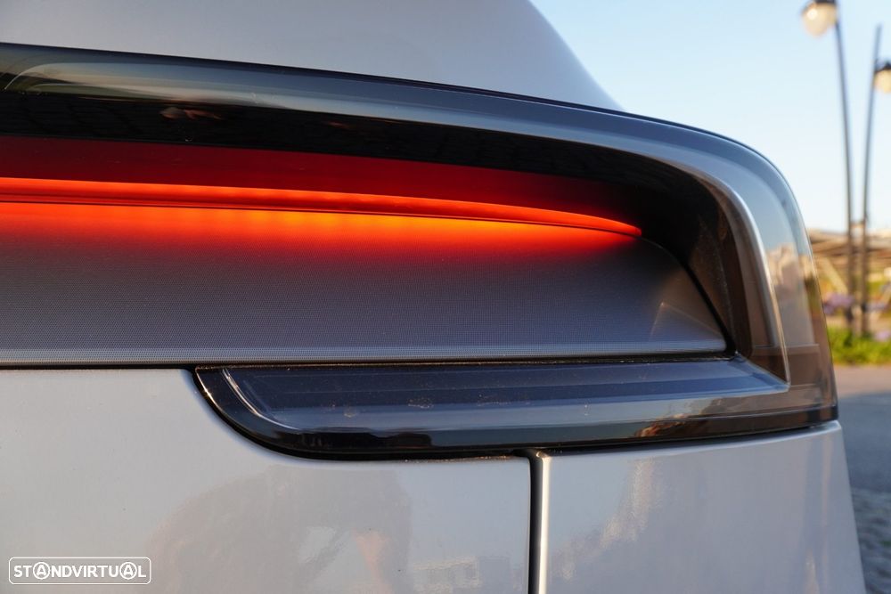 Tesla Model Y Long Range Tração Integral — fotografia 16