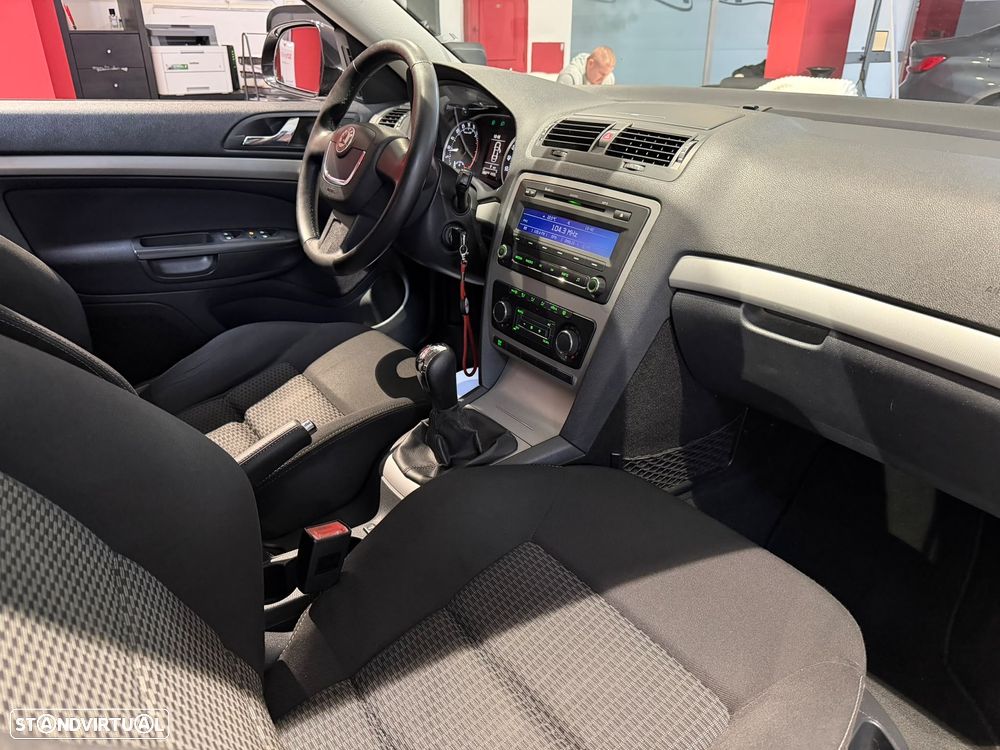 Skoda Octavia Break 1.6 TDi Sportline Pack - 11