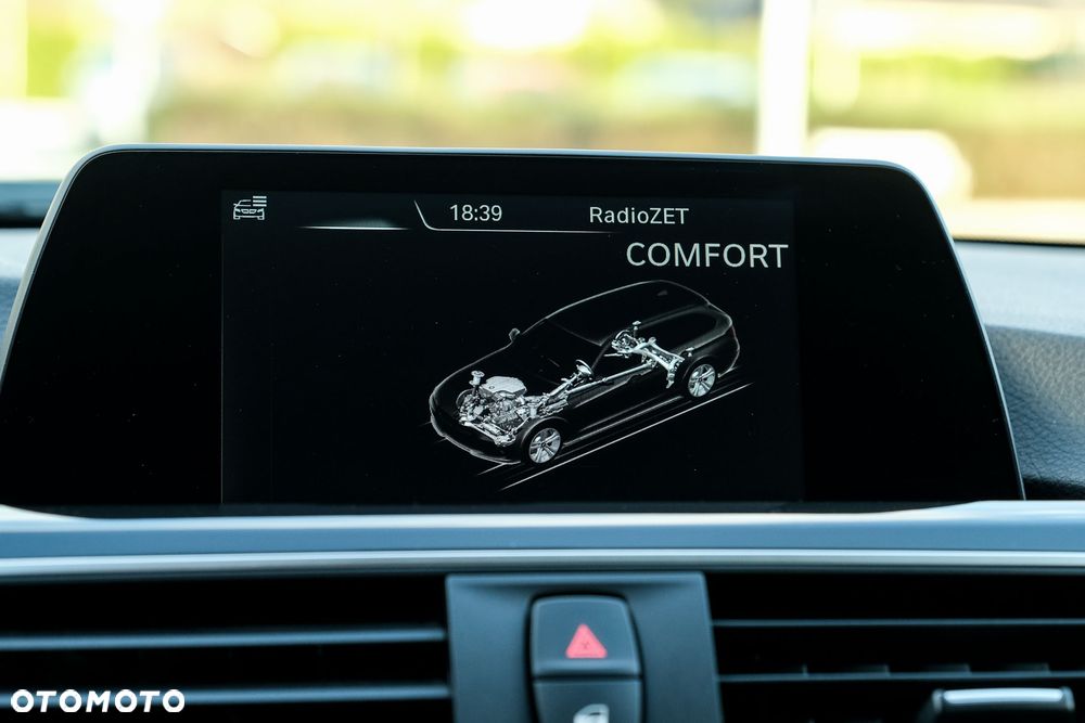 BMW Seria 3 318d Sport Line Shadow - 26