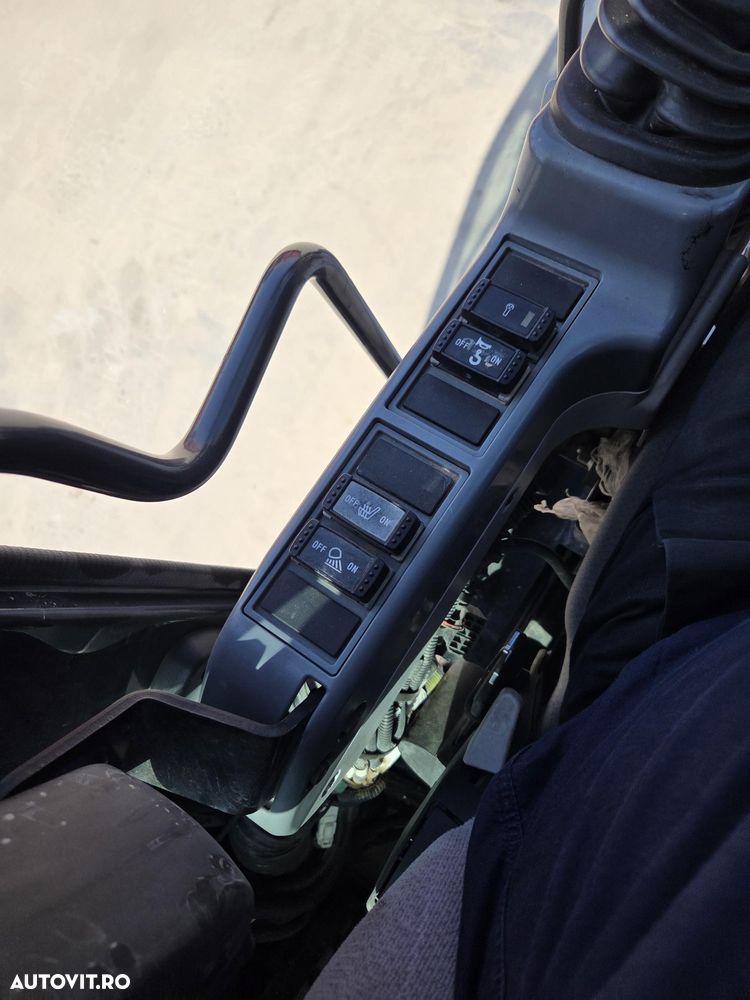 Hitachi SET BRATE LUNGI NOI 18m, cupa 0,9mc, 2019, 6.017h, gresare automata, latime 3,19m, 3 pompe hidr Hitachi, camera spate, camera laterala, consum mediu 13l/h, motor Isuzu 190CP, JAPONIA, doar 377h deplasare lant 80% ok, leasing 3 ani-PROMOTIE 131.900Eur - 12