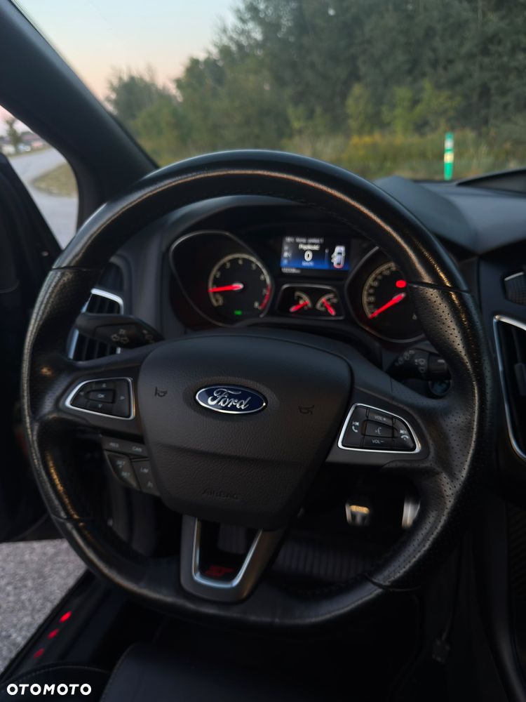 Ford Focus - 11