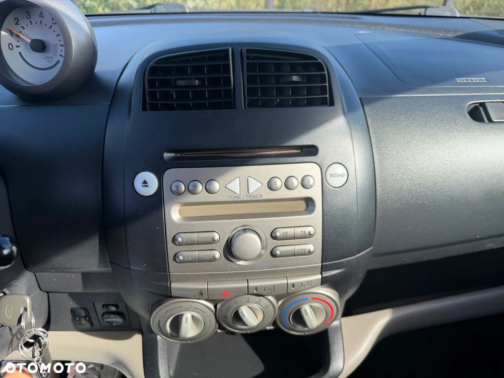 Daihatsu Sirion - 16
