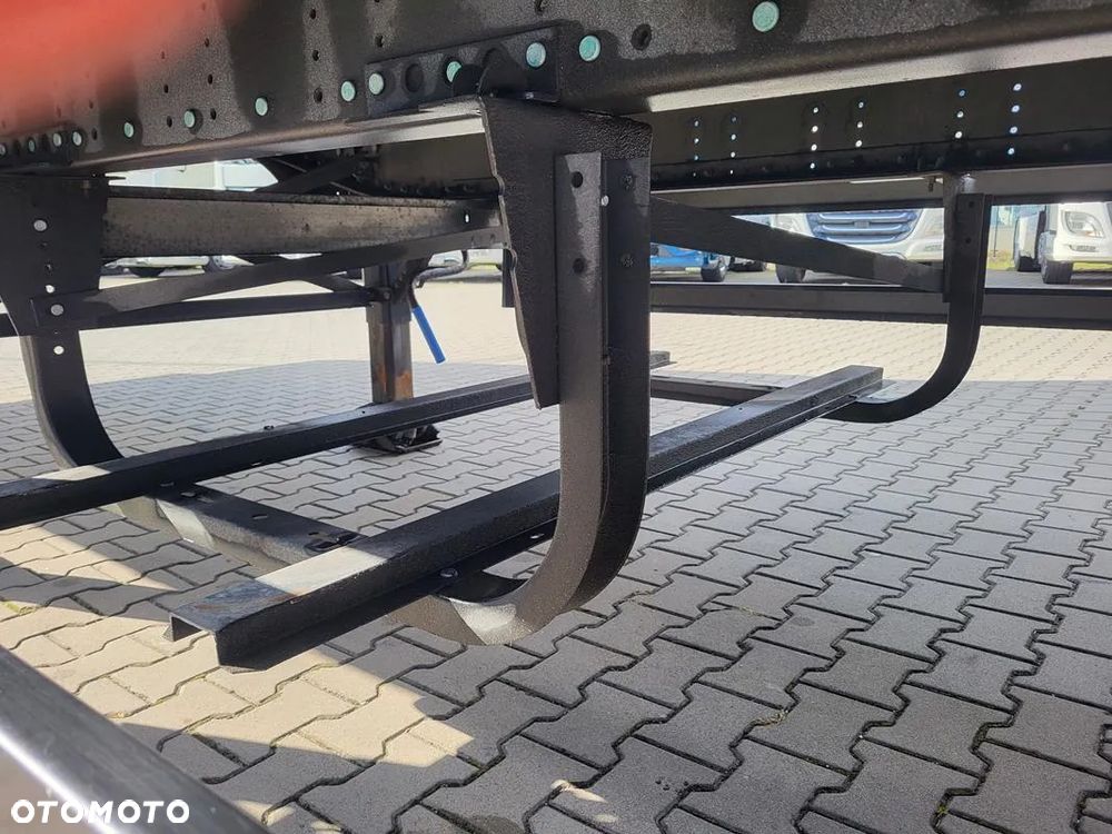 Schmitz Cargobull SCB S3T - 11