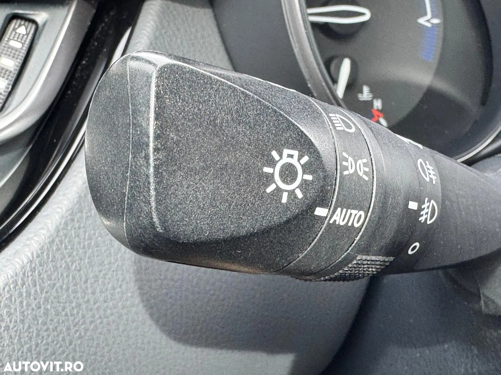 Toyota C-HR 1.8 HSD 122 CP 4x2 CVT Core - 27