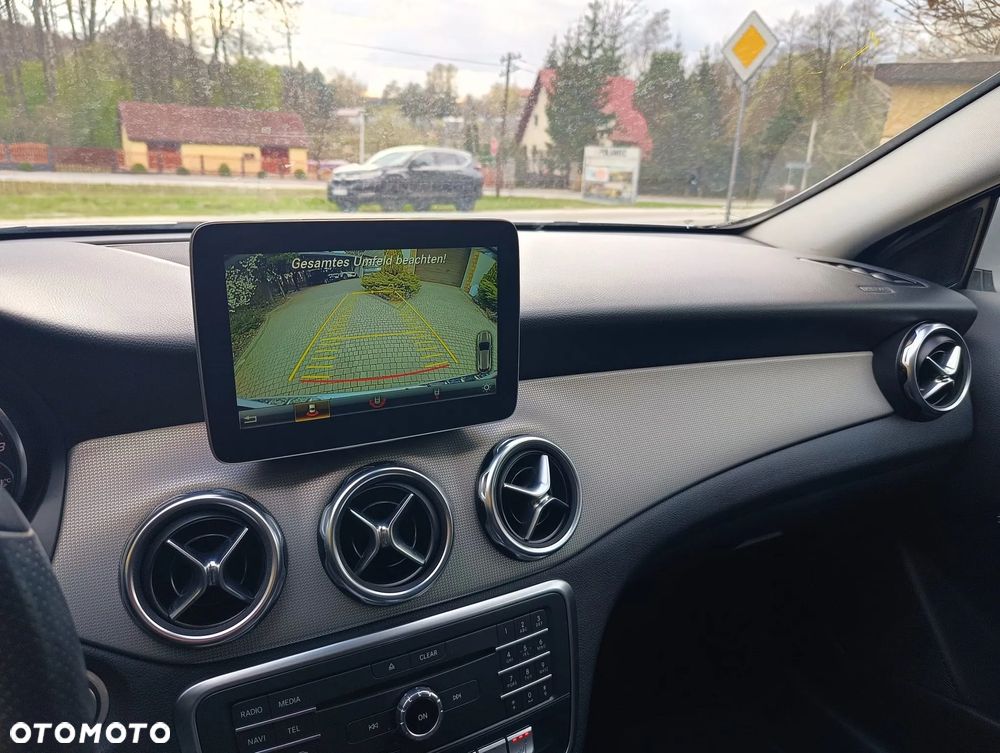 Mercedes-Benz GLA 180 Urban - 6
