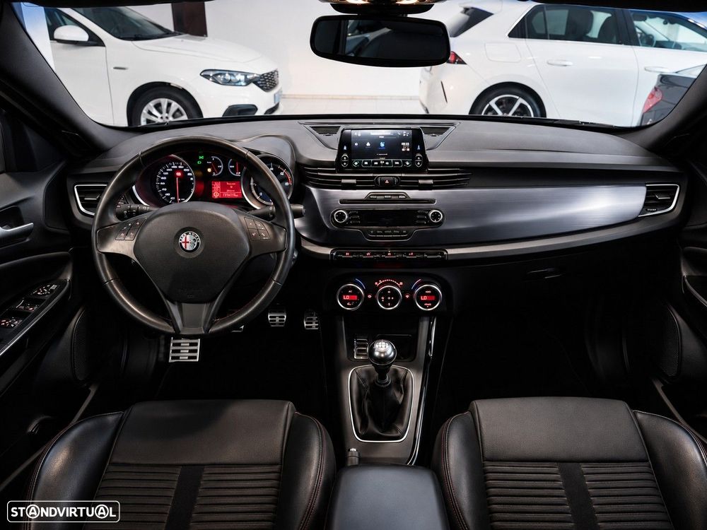 Alfa Romeo Giulietta 2.0 JTDM Distinctive - 2