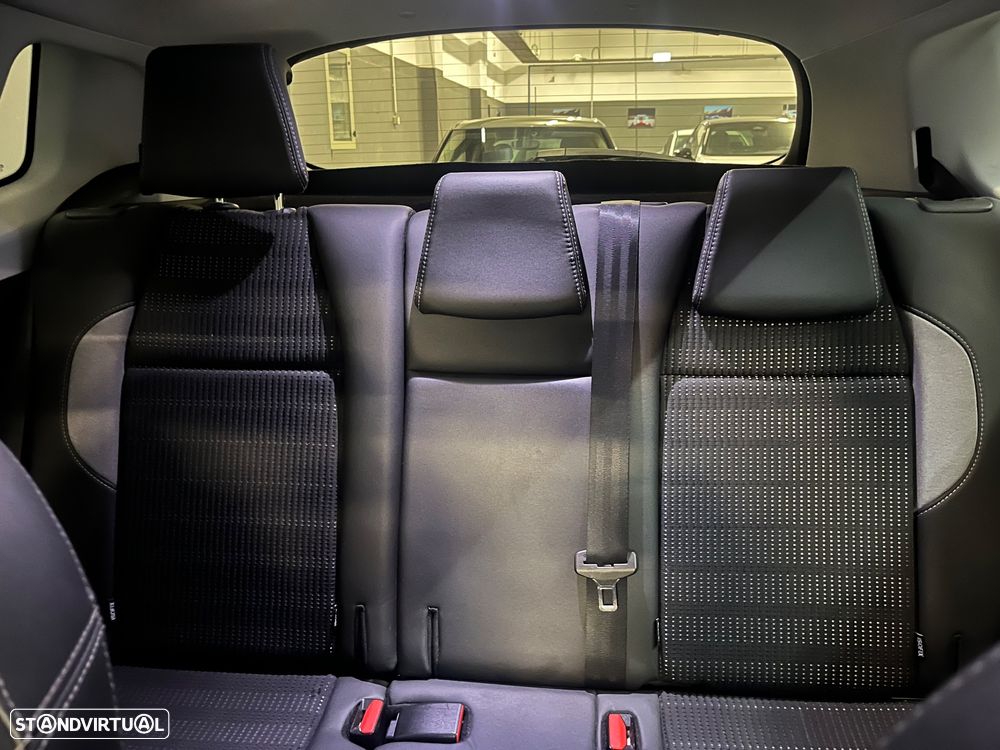 Peugeot 2008 1.2 VTi Allure - 29