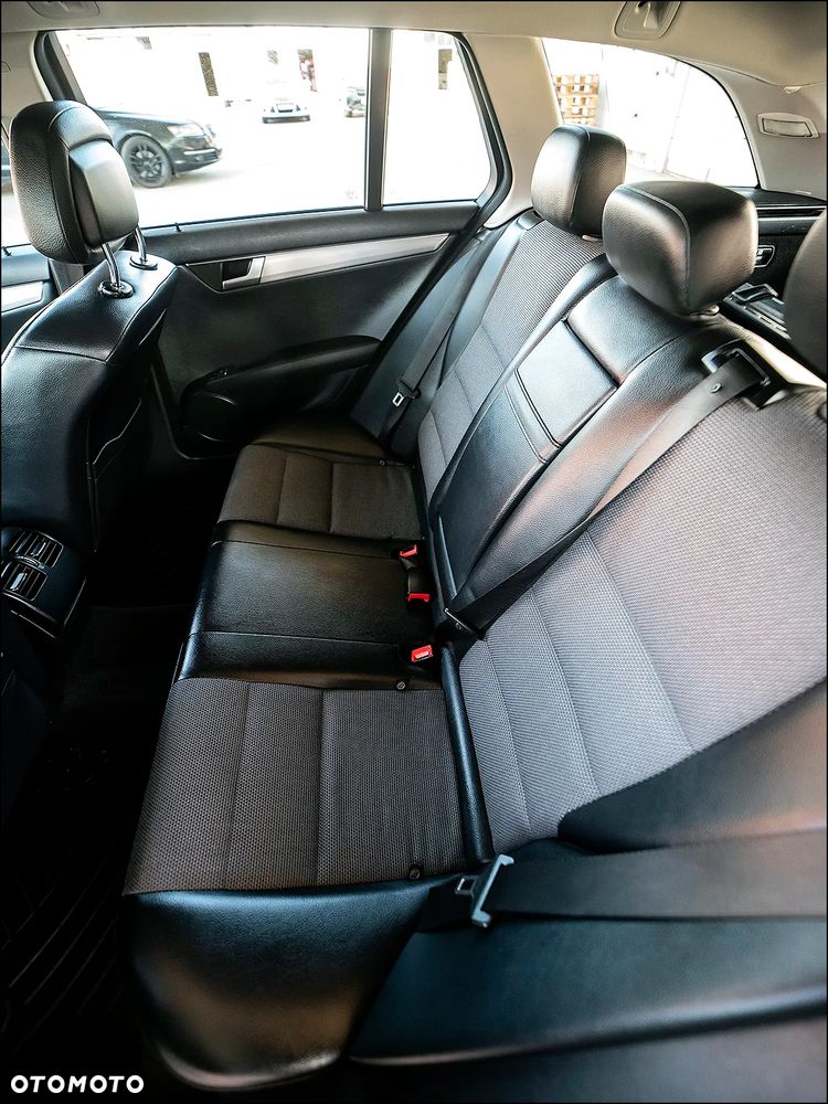 Mercedes-Benz Klasa C 180 BlueEFFICIENCY 7G-TRONIC Avantgarde - 35