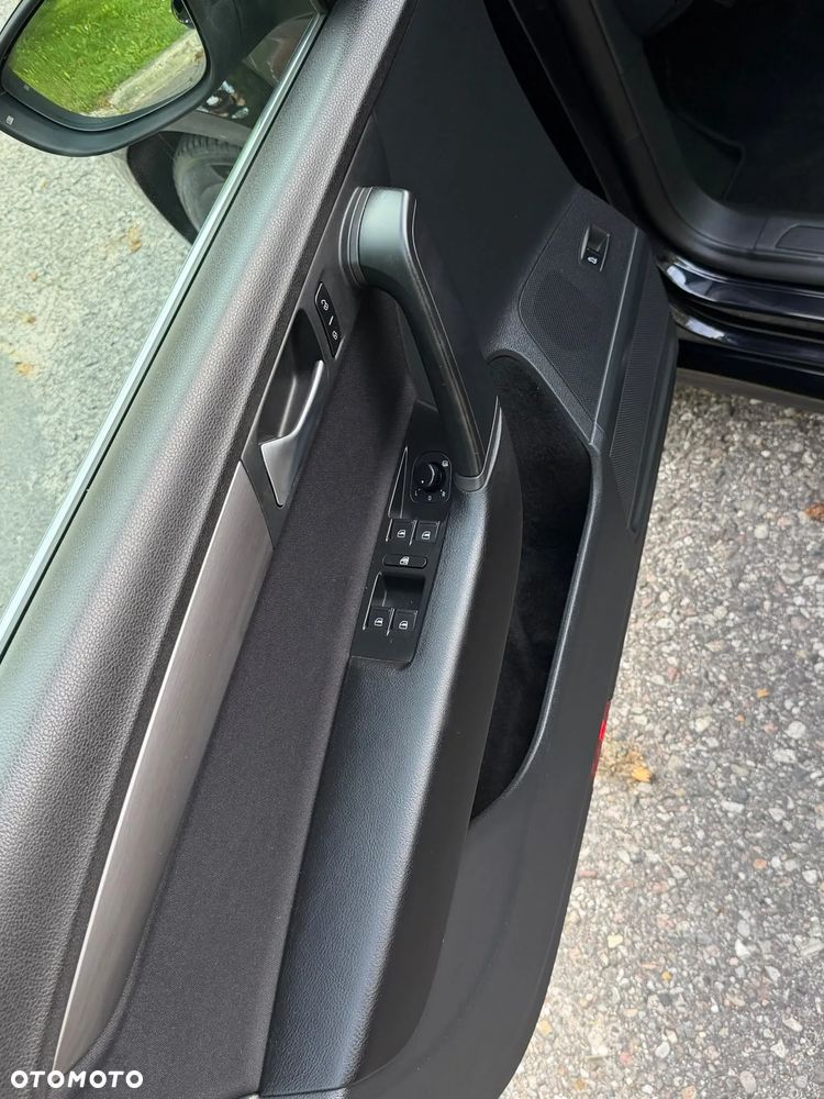 Volkswagen Passat - 25