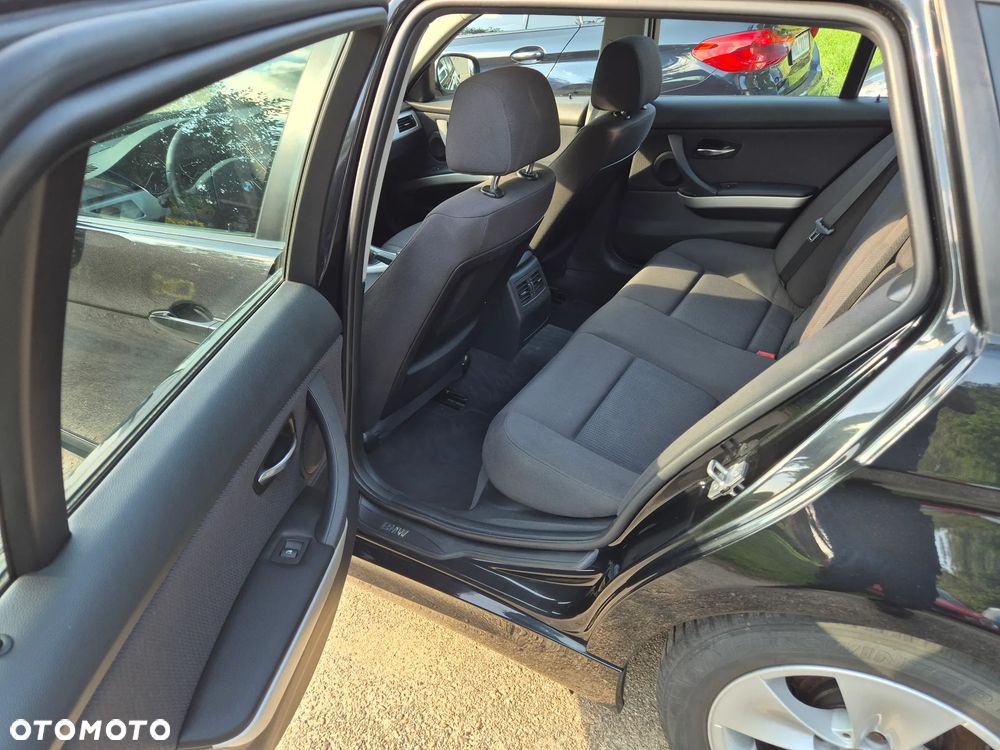 BMW Seria 3 318d DPF Edition Exclusive - 16
