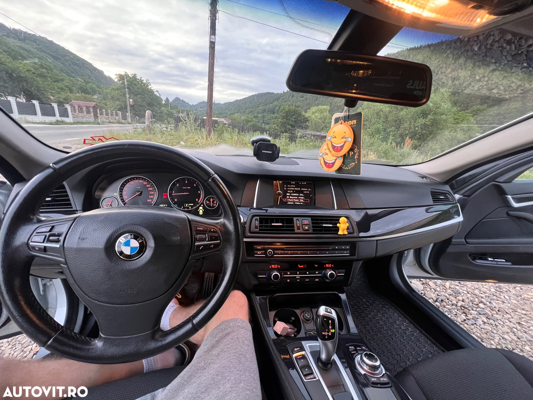 BMW Seria 5 525d xDrive AT - 12