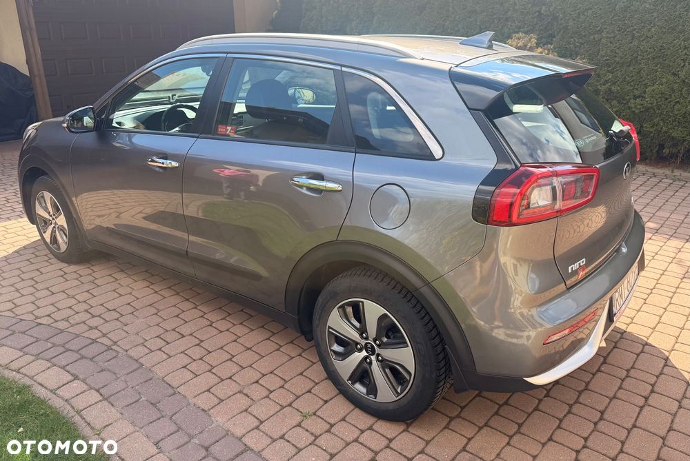 Kia Niro 1.6 GDI Hybrid L Business Line - 3
