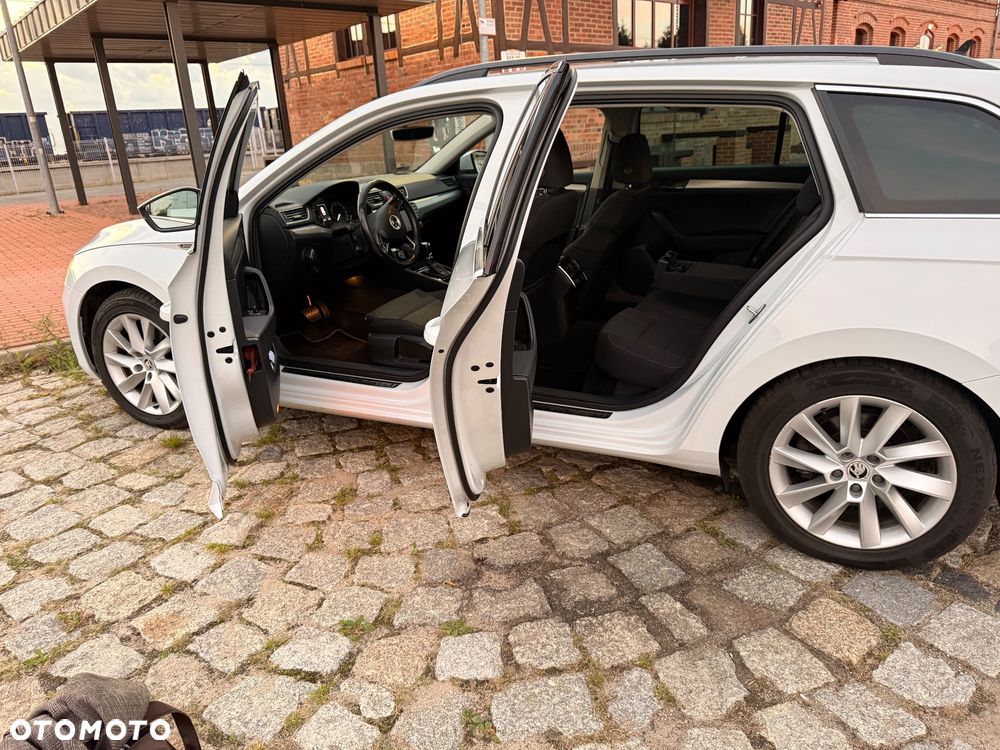 Skoda Superb 2.0 TDI Ambition DSG - 33