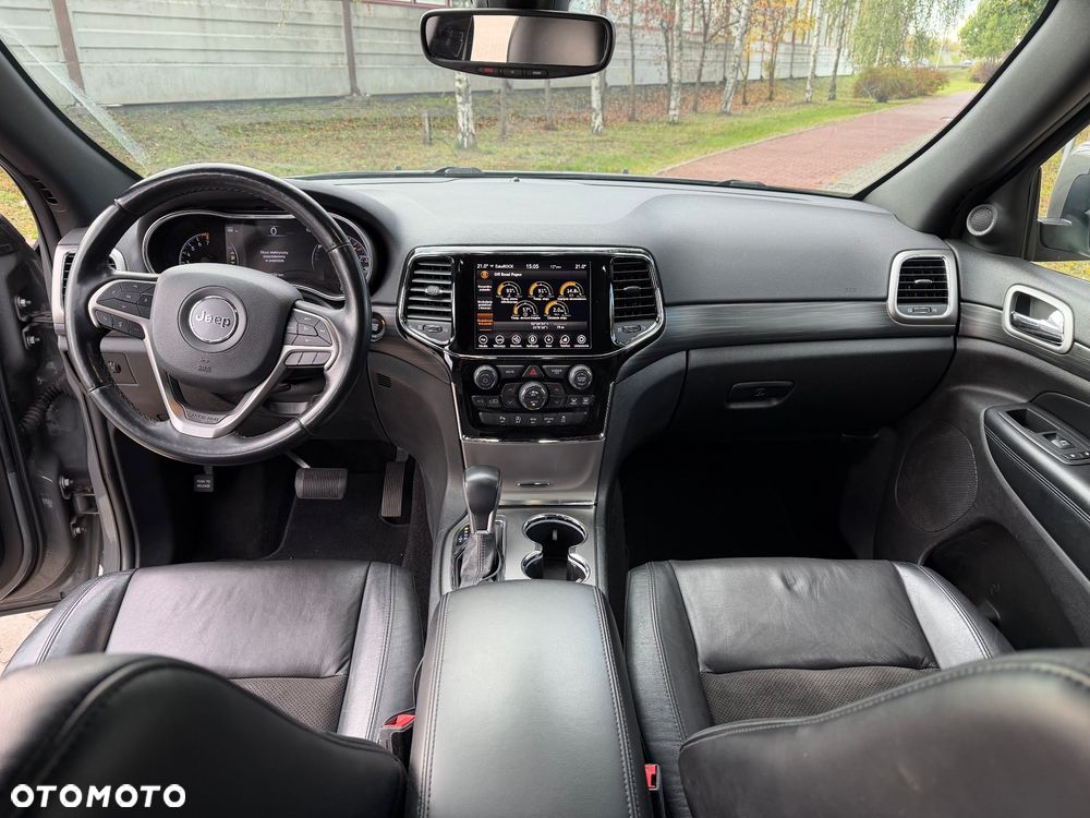 Jeep Grand Cherokee - 30