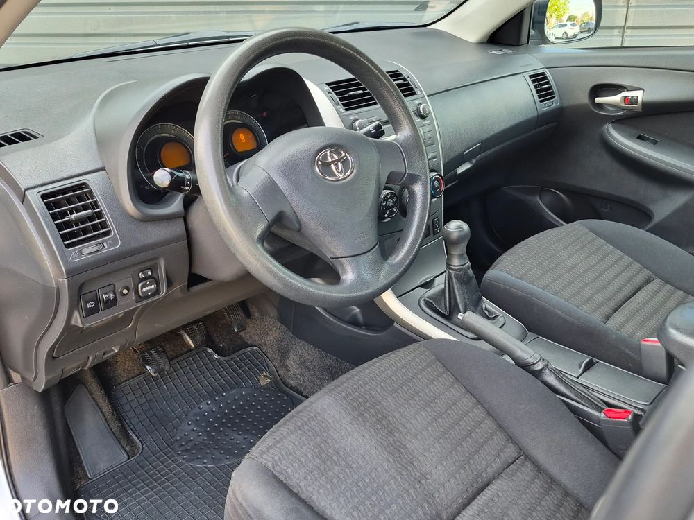 Toyota Corolla 1.4 VVT-i Luna - 13