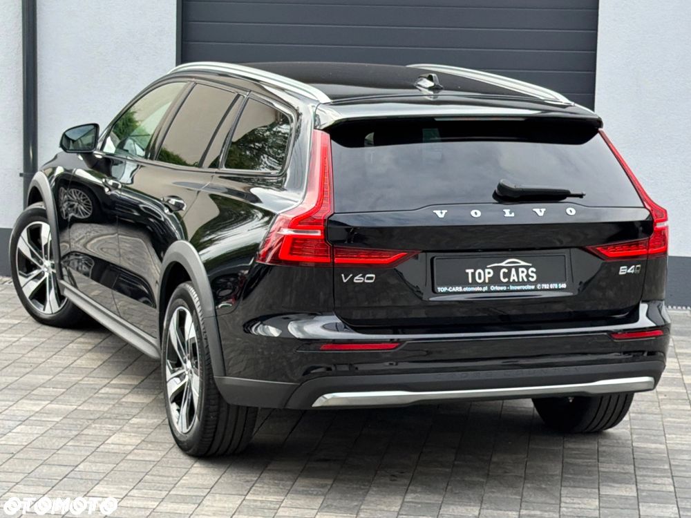 Volvo V60 Cross Country B4 D AWD Geartronic Pro - 31