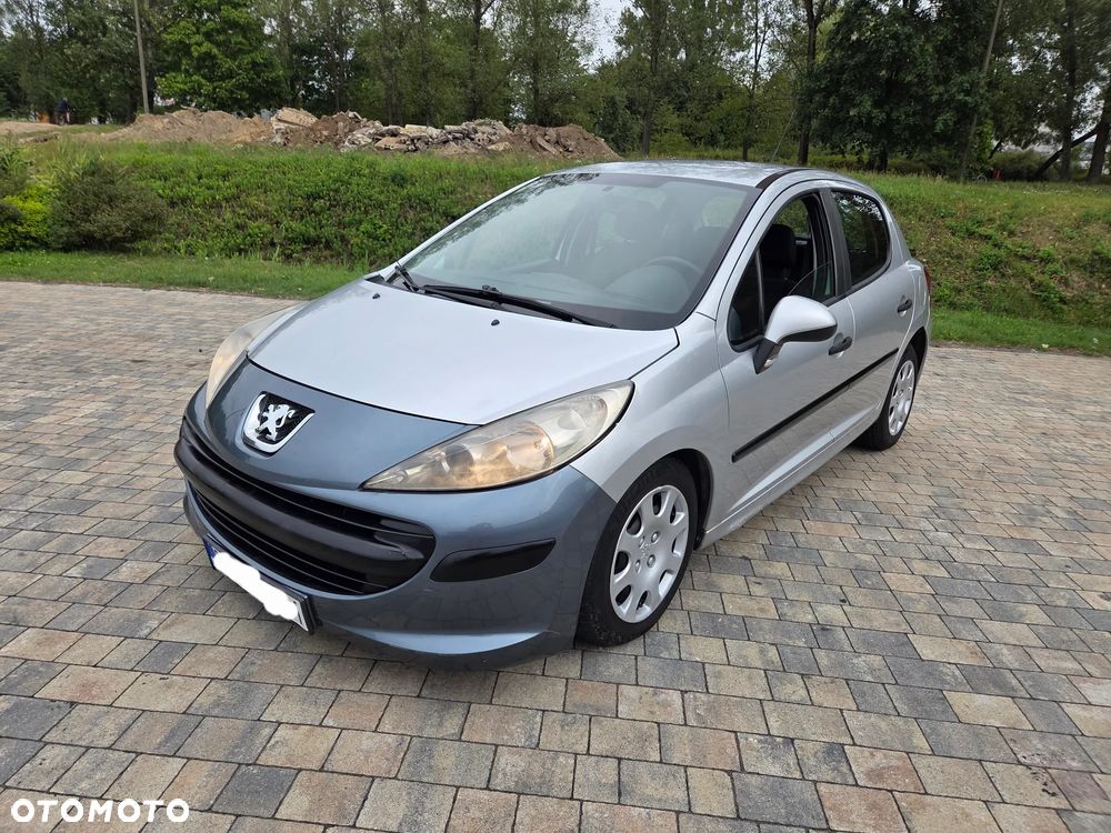 Peugeot 207 - 1