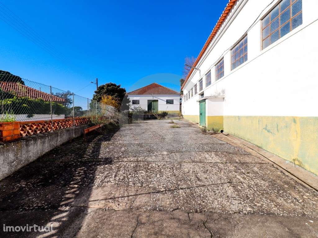 Armazéns no Malhou - IMÓVEL COM BAIXA DE PREÇO - Grande imagem: 2/7