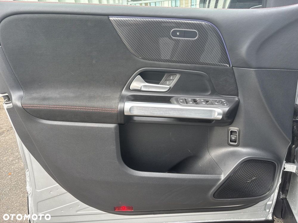 Mercedes-Benz GLB - 17