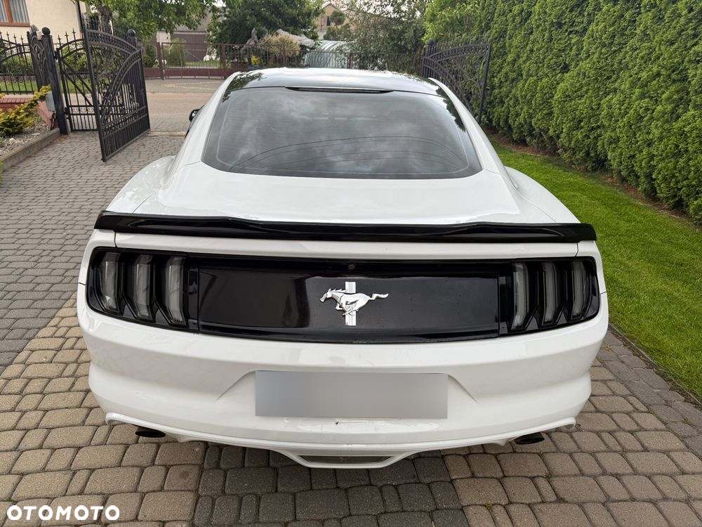 Ford Mustang - 10