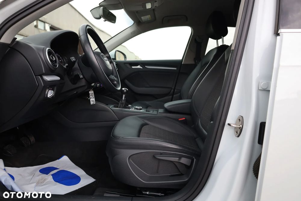 Audi A3 Sportback 1.4 TFSI Ambiente - 18