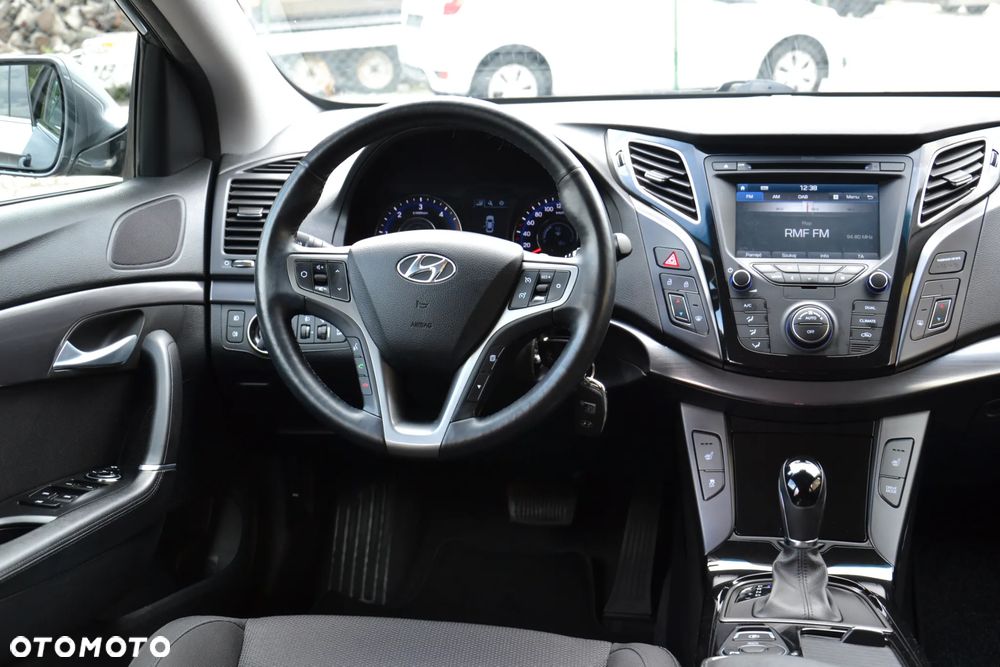 Hyundai i40 Kombi blue 1.7 CRDi DCT Premium - 21