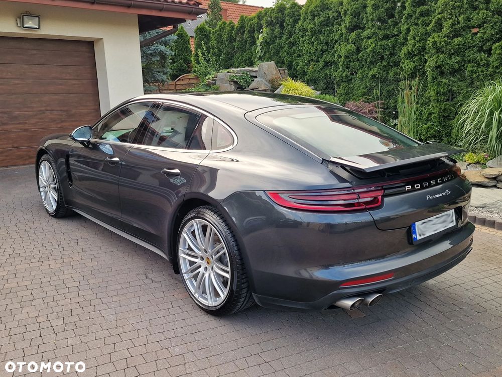 Porsche Panamera 4S - 4