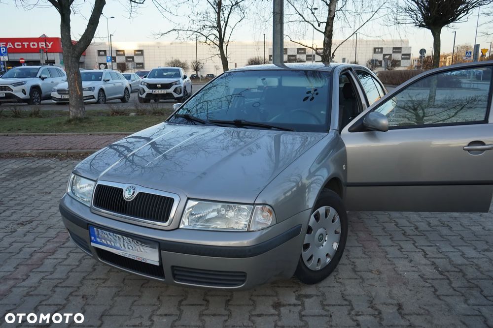 Skoda Octavia 1.6 Tour - 27