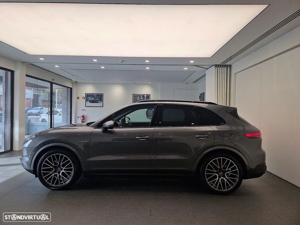 Porsche Cayenne E-Hybrid - 2