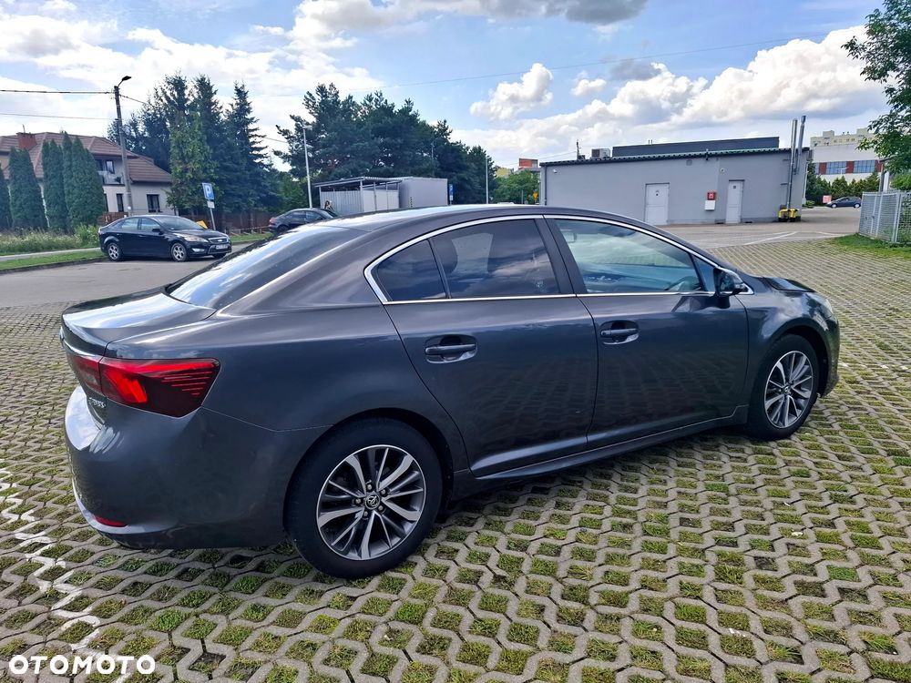 Toyota Avensis - 4