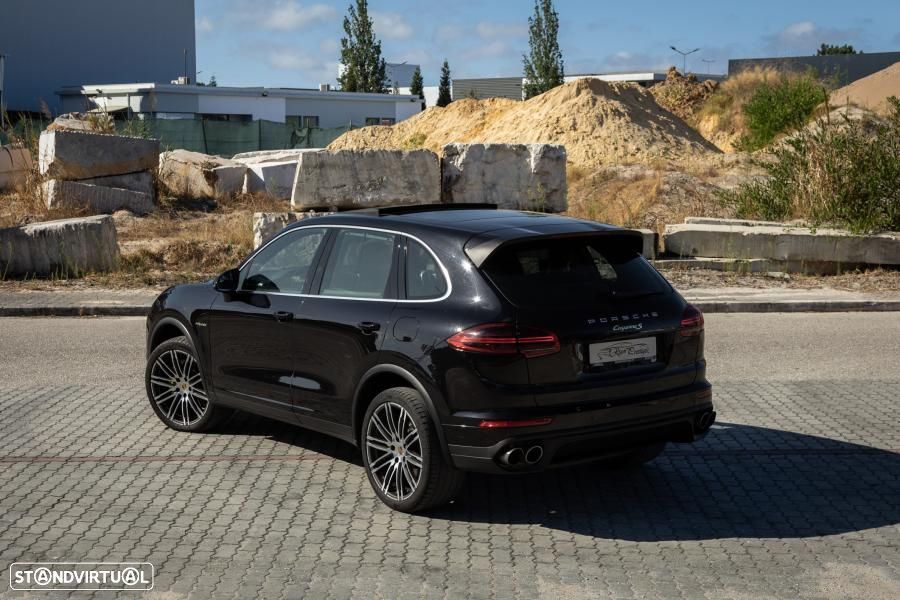 Porsche Cayenne S E-Hybrid - 3